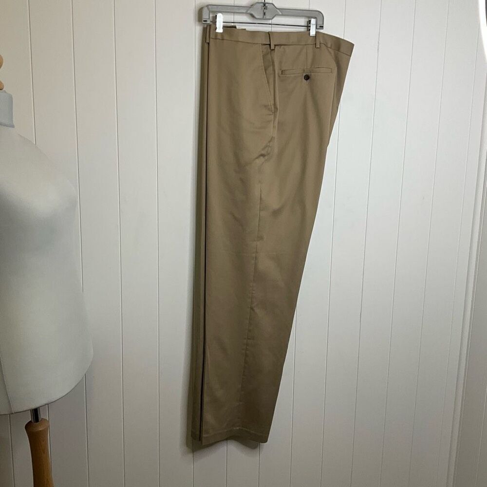 Haggar Men's Size 44x36 Premium Khaki Classic Fit No Iron Pants Trousers